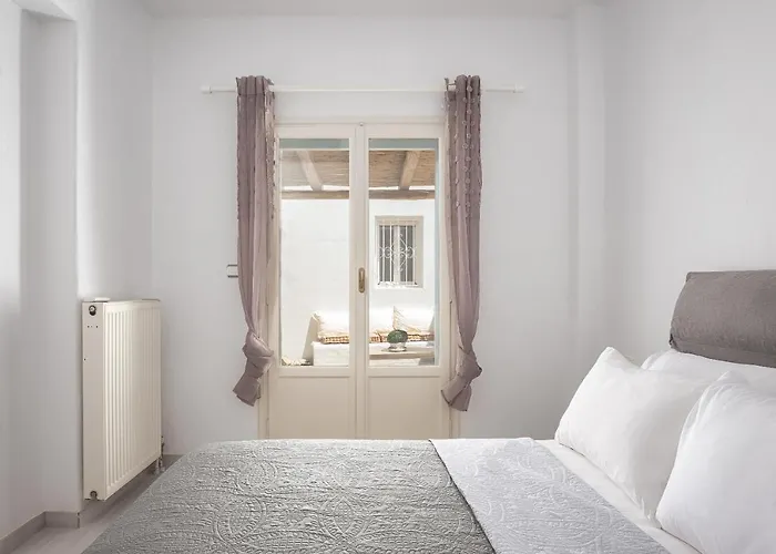 Estia's * Panormos (Mykonos)